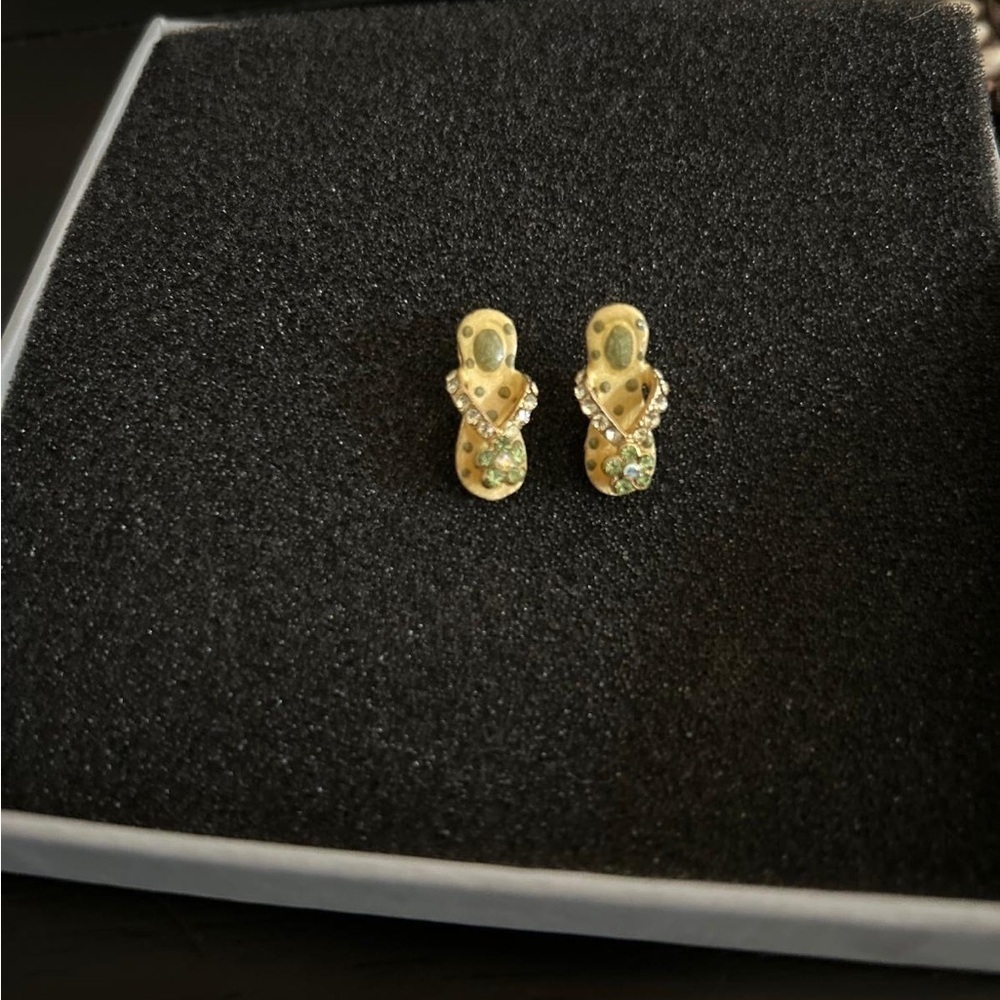 Beautiful sandal-shaped earrings